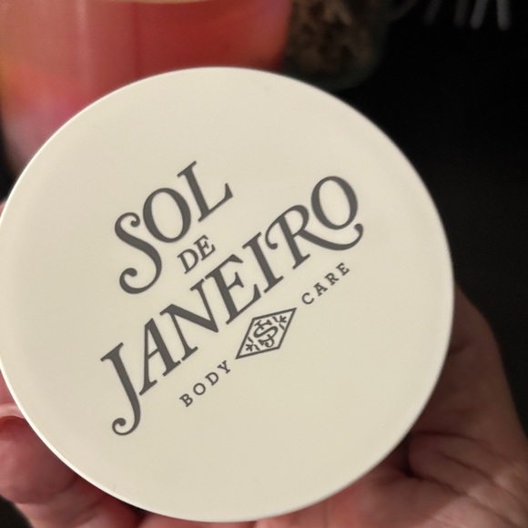 Sol de Janeiro Bom Dia Bright Cream - 40 - Picture 2 of 5